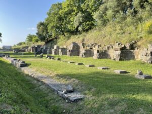 Reiseblog - Albanien - Apollontempel - alte Ladenstraße