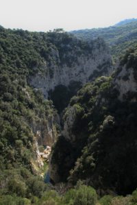 Wunderschöner Blich in die Schlucht des Galamus.