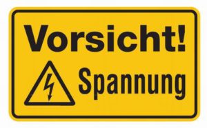 Schild: Vorsicht Hochspannung