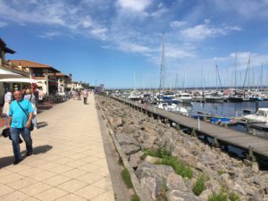 die gepflegte Uferpromenade von Kühlungsborn an der Marina