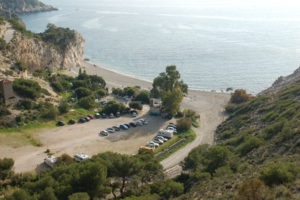 Die Playa Cantarrijan, eine natürliche Bucht mit einem kleinen Restaurant